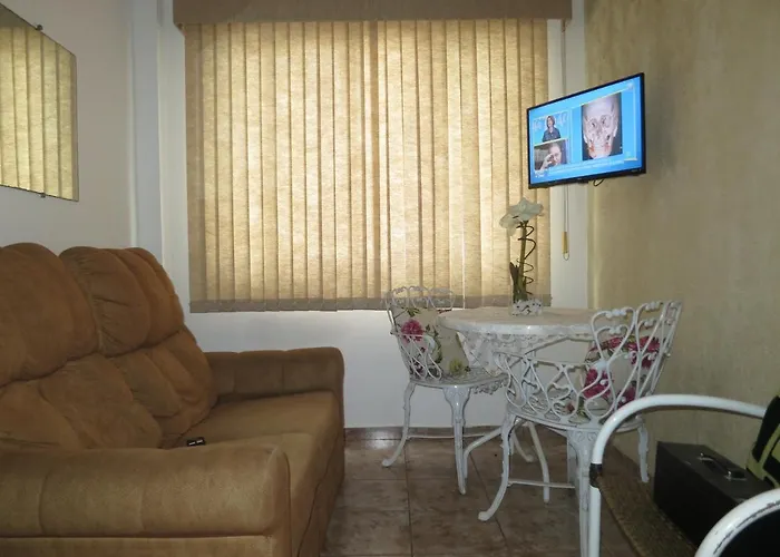 Apto Canto Do Forte - Praia Grande - Local Privilegiado - 100 Metros Da Praia - Internet Inclusa